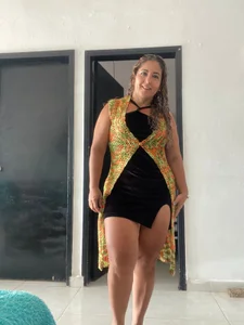 camile_milf Who wants legs like that on the shoulder? Pic 5