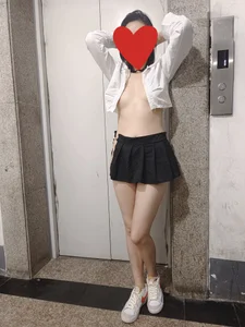 nide-doubao 喜欢的漏出 Pic 4