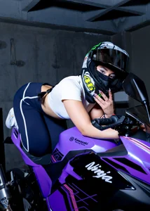 Vittoria__rossi Good vibes, and a little mischief 😏🏍️ 圖片 4