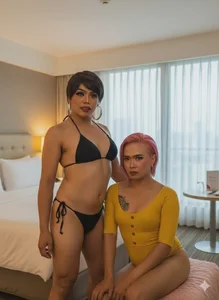 QueensOfcum latexx Foto