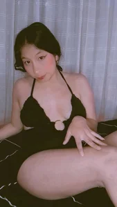 Zdjęcia zoewilliams2 "There's a storm beating against my skin, a sweet chaos that roars every time I imagine it."❤️:  7