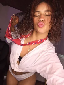 MoonRose__のSchoolGirl! Being a good skinny, brunnette with small tits and big ass for you! Tease my sexys lipsの 2枚の写真