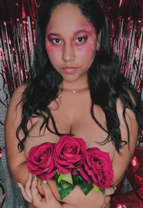 EmiliWilliams Valentine's Day 💐 Pic 7