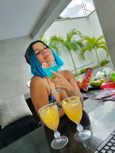 MelaniieRoux POOL DAY Foto 3