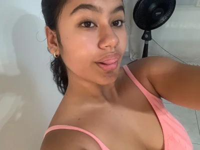 NoiraVale Good morning, babe… I'm live and ready to tease you slowly, with every glance and every word. Come j Fotka