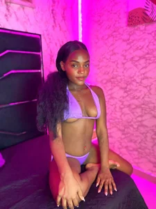 EXOTIC_EBONY_ fever center 🥵🔞 Pic