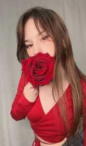 emmelieflorence Red vibe Pic 5