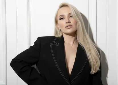 sweet_shy Public Pic 3