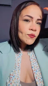 LICMILF Public Pic 2