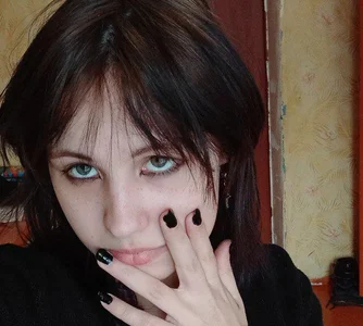 Thighswithspikes Public Poză 4