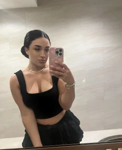 MissOliviaRose: Casual ones 🖤 ( 9 фото)