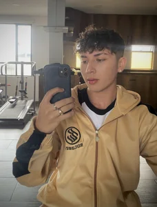 oliver_kyy Public  5টি ছবি