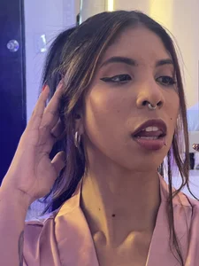 VioletaHills_ Face close up Immagine  5