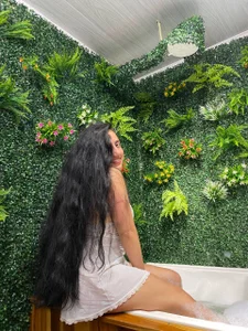 Samanta_Fischer Relaxing day in the hot tub รูป  3