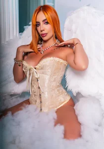 AdelinaVansの🥵fallen angelの 5枚の写真