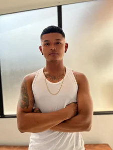 AndrewKenoxx_ Public  2টি ছবি