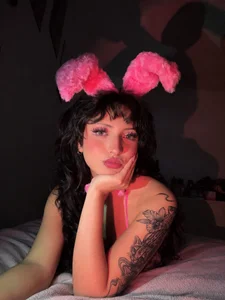 RoxanneRiot80s 🎀 Pretty Pink Bunny 🐰 Pic