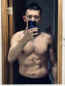 Summer 2025 – weight 76 kg. de KaydenGray  Imagens