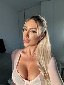 LunaVibes_ Spicy blondie Pic 2