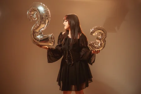 Charlotte_Myers enjoy my mirthday Pic 9