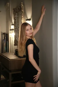 blonde_exe classy blonde ofice sirene Gambar 4