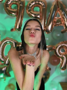 Alice__grace happy bday girl Pic 3