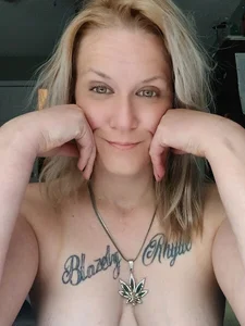 RhondaRump Public Pic 3