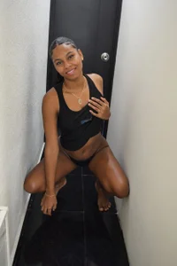 alma_swett only kinky 🍒🥵😈 Pic 3