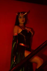 Mia-Monroe Let's celebrate Halloween by doing mischief 😈💚🔥 Immagine  3