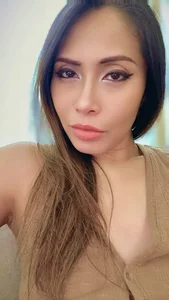 Public de HintsofHer  4 photos