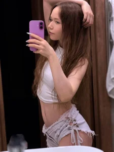 Velvet_Daisy 🤍 bathroom diary Pic