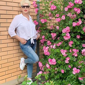 Nika_Clare Public Pic