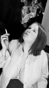 SofiCurvy Smoking Bilde 4