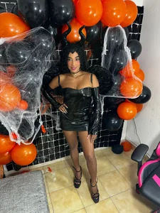 analus-01 Its sexy Halloween Pic 3