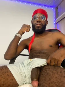 Jacksonking27 my cock is so big it doesn't fit in my shorts  3. fénykép