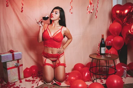 HarleyQueen_Robbie I like red Pic