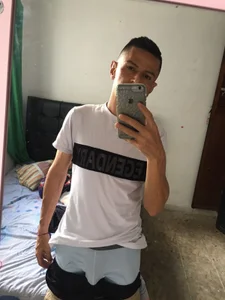 andy_dwels777 Public Poză