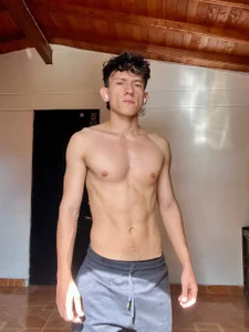 Max_silver_ Grey🦝 Gambar