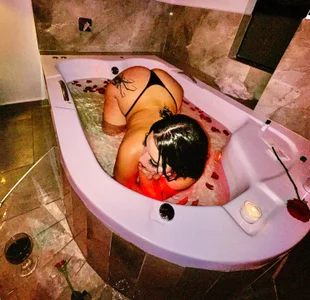 Seraphyne666のRed room valentines mood BIGASS BIGTITSの 6枚の写真