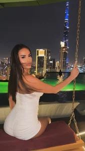 AlmaLuv Dubai 🎁 Vacation look 🍭 টি ছবি