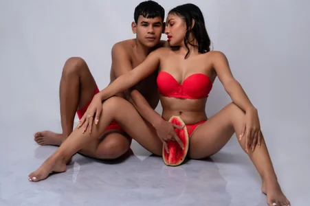 NatyAndCriss Forbidden fruit. 🍑 Pic 2