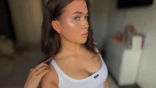 JoycelynUrion sunny vibe ☀️ รูป  2