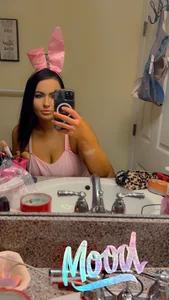 SquirterStormy065: Public ( 8 фото)