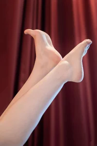 ILoveToFeelU just feet Pic