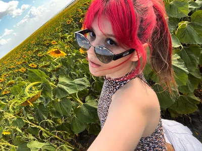 EvaThopson sunflowers Εικόνα