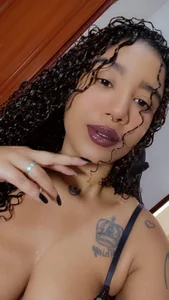 leslycarsson Ebony Immagine  3