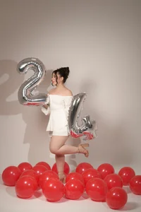 IsabellaAnngel A little bit of my birthday🎂💖🎈 Foto 2