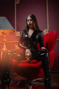 GoddesLeila With just my gaze, I dominate you. Kuva 5