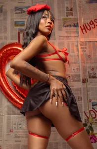 hilarythomsom Happy Valentines Day💋 Pic 3