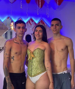 stangirls_ HI GUYS صورة واحدة|stangirls_ HI GUYS صورتان|stangirls_ HI GUYS  4 صور|stangirls_ HI GUYS  4 صورة